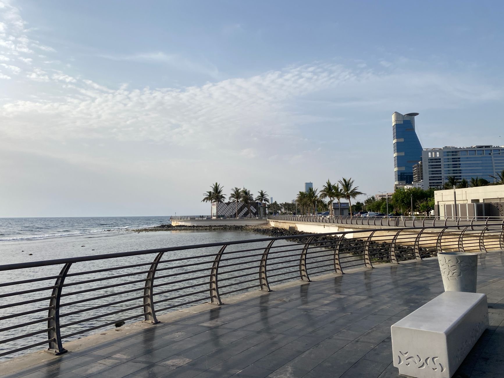 Sunset Corniche Walks in Jeddah: Times, Food & Fun