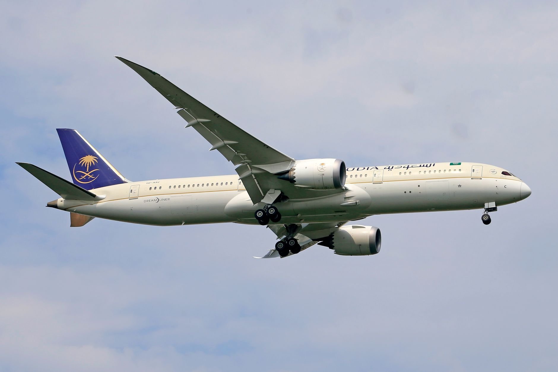 Saudia Partially Resumes Jeddah Flights to UAE, Jordan