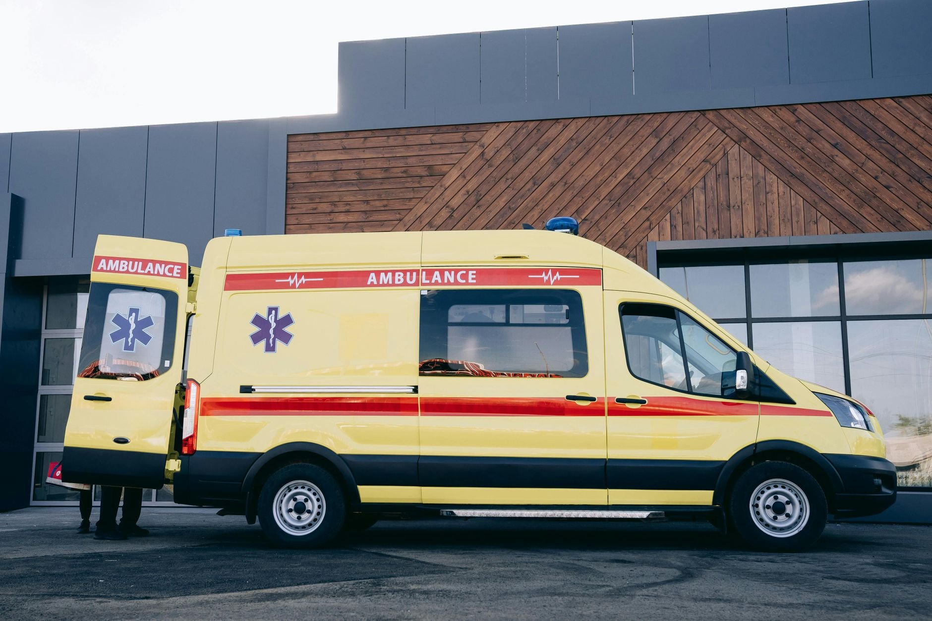 69 Ambulance Teams on Standby in Jeddah for Rain